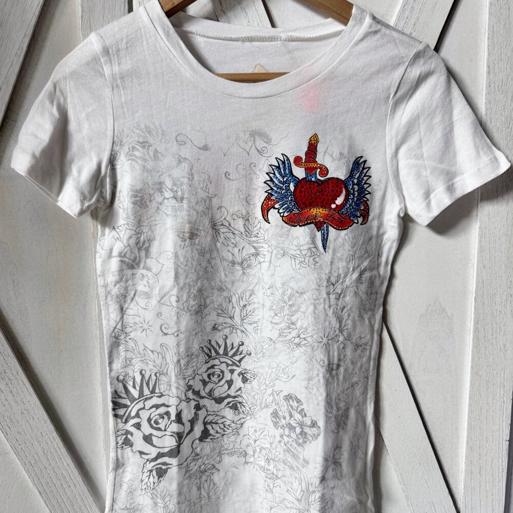 NWOT Vocal Apparel Womens Crystal White Heart Wings Sword Short Sleeve Shirt M